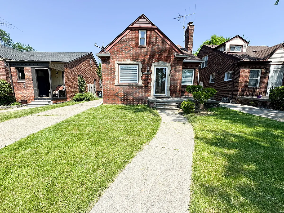 Building Photo - 16927 Chandler Park Dr #2
