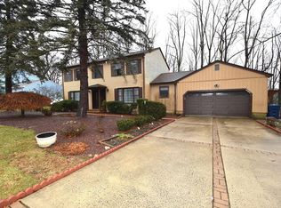 855 Hoover Dr, North Brunswick, NJ