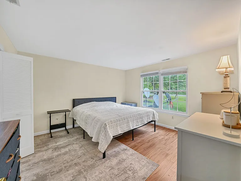 115 Wycombe Pl — Photo 9