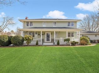 3 Circle Dr, Middletown, RI 02842