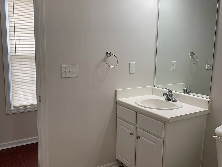 208 Milford Dr — Photo 7