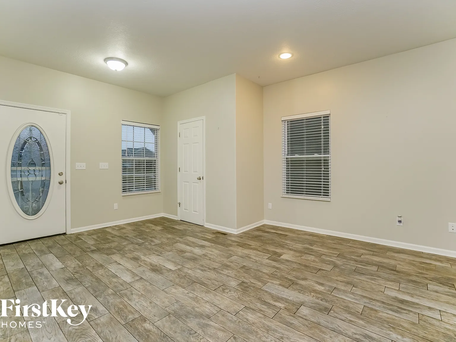 3 bed, 2.5 bath, 2440 sqft, $3,135 — Photo 4