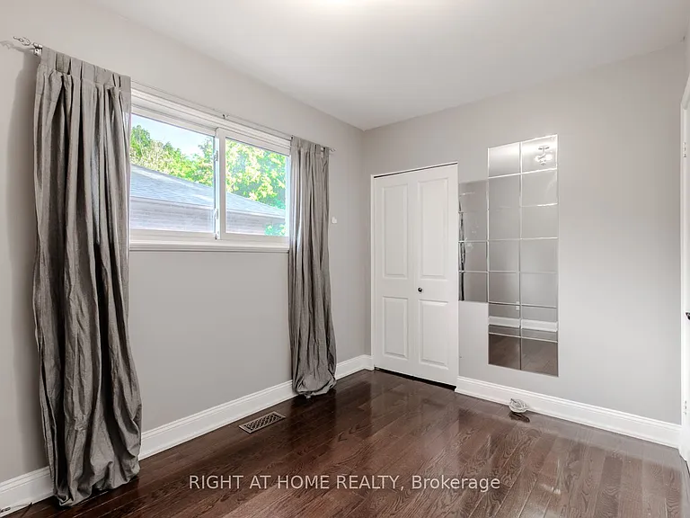12 Murellen Cres — Photo 23