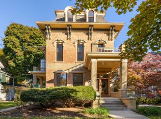 457 Crescent St NE, Grand Rapids, MI 49503