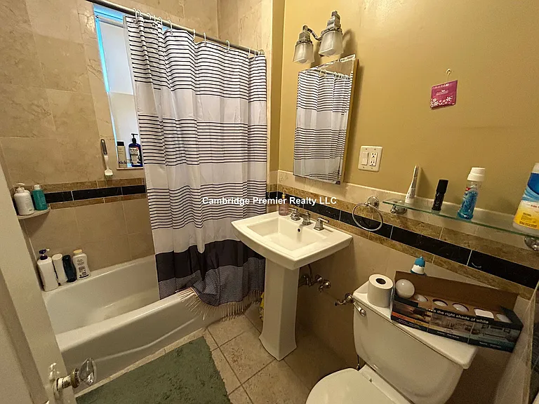 172 Norfolk St #2 — Photo 15