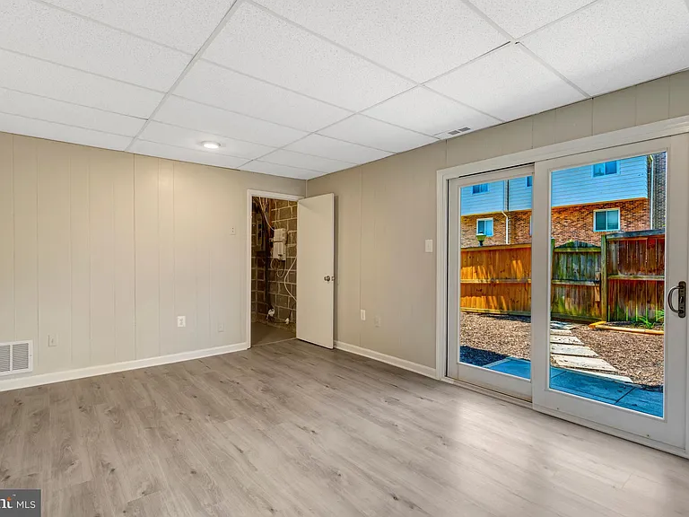 7065 Leewood Forest Dr — Photo 48
