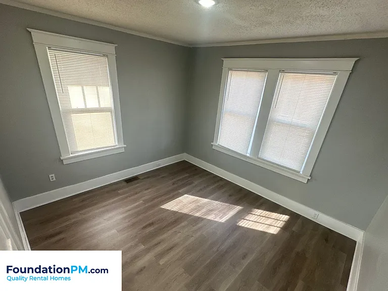 1041 Rosewood Ave — Photo 12