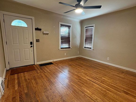 3rd image of 2339 Camden Ave SW