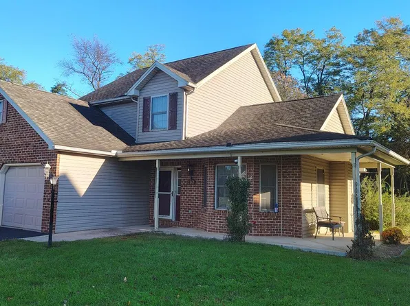 180 N Blackberry Ln, Fayetteville, PA 17222