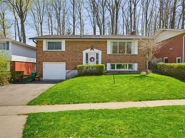 87 4th Ave, Cambridge, ON N1S 2E5