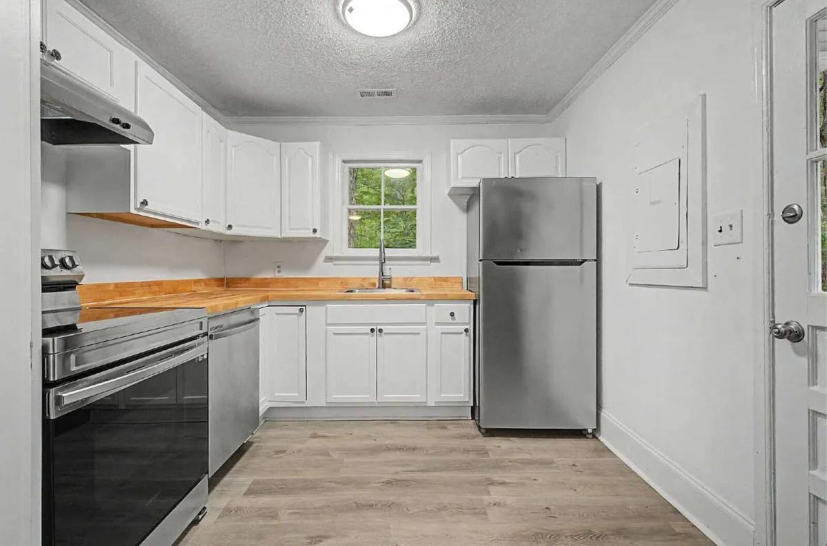 7018 Old Nc #86 in Chapel Hill, NC 27516 — Photo 4