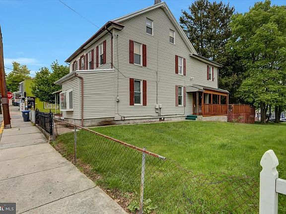 2nd image of 256 Lincoln St