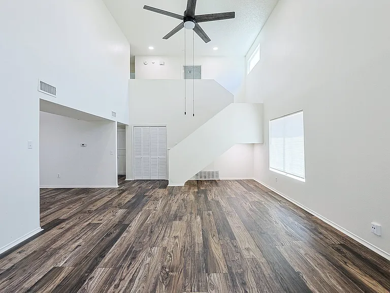 8308 Albany Ave — Photo 14