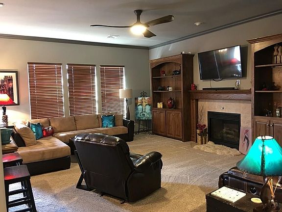 10 Foot Ceilings & Plenty of Windows Allow Lots of Natural Light!