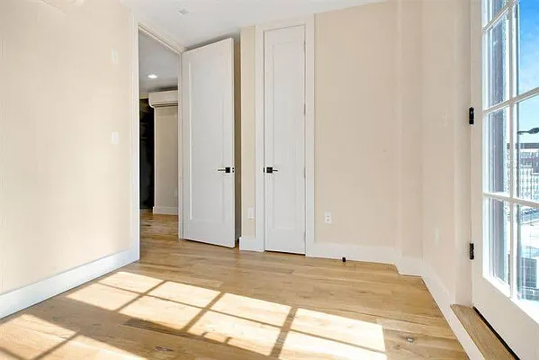 Rented by EXR | media 25