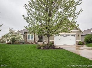 4376 Oak Meadow Dr, Hudsonville, MI 49426