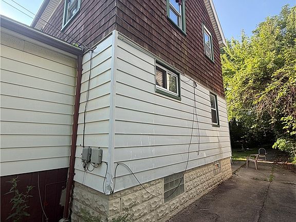 2nd image of 10610 Avon Ave