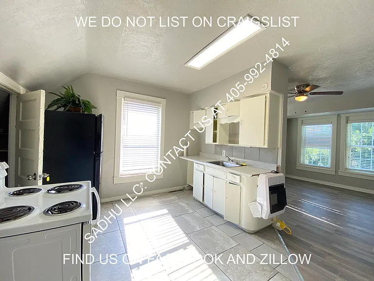 1815 W Park Pl #2 — Photo 2