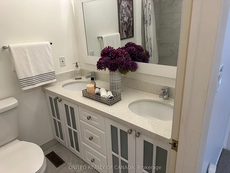 102 Baywood Ct — Photo 25