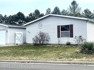 229 Cadgewith Blvd E, Lansing, MI