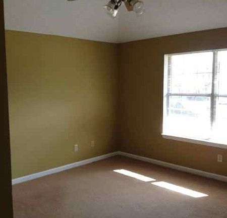 http://www.propertyboss.net/CustomerImages/DKREALTY_91486/media/Properties/Corners%20Circle%201942/zsmall_IMG_0260.jpg