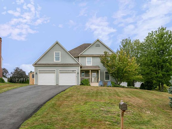2nd image of 10 Sequoia Ln