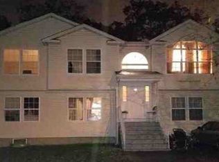16 Henry Ave, Ronkonkoma, NY 11779