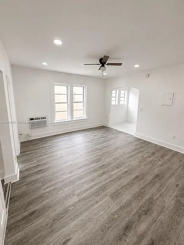 1319 Meridian Ave #204 Photo 1