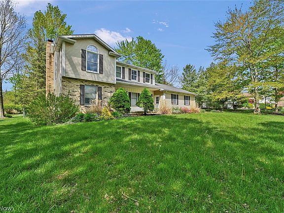 3rd image of 1127 Deepwood Dr