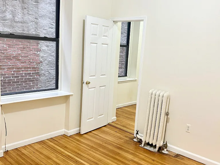 217 E 27th St #4 — Photo 5