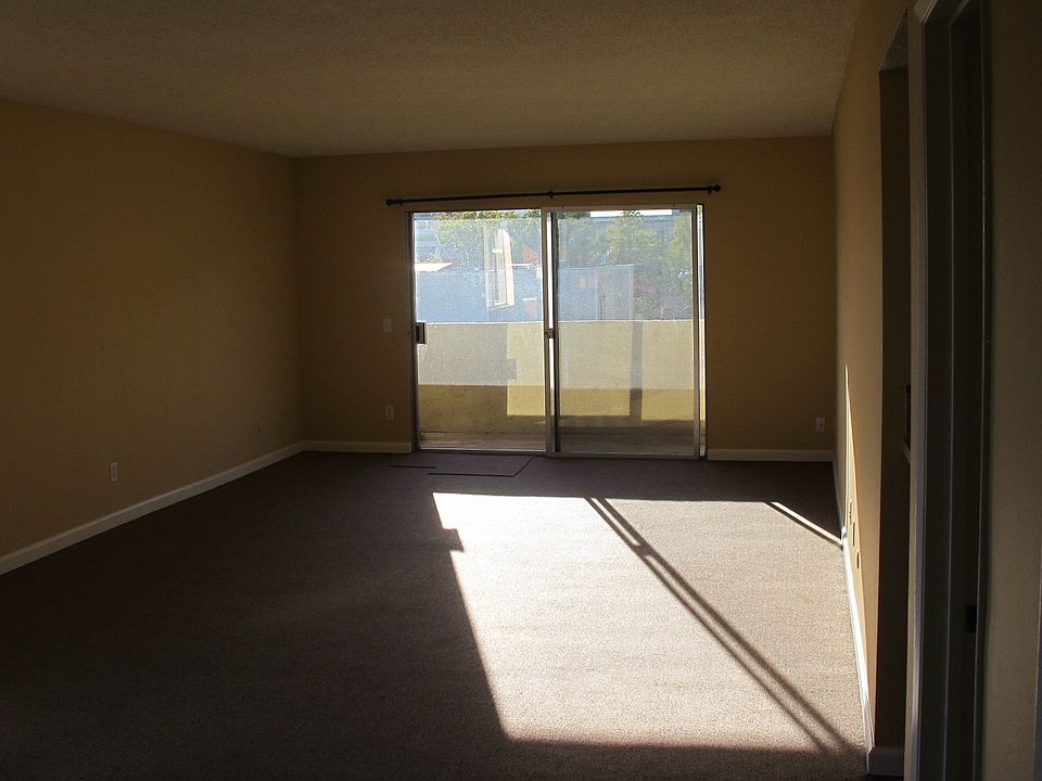 1st image of 620 N Kenwood St Unit 315