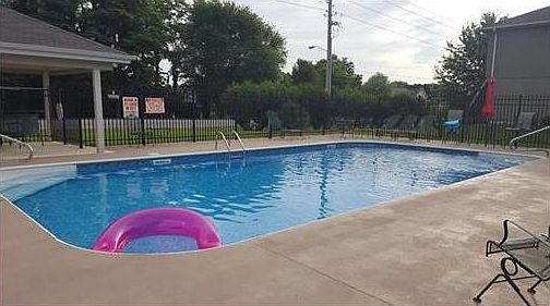 2nd image of 810 SW Mill Creek Ct