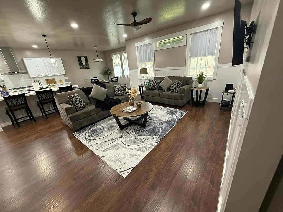 1113 W Blaine Ave #2