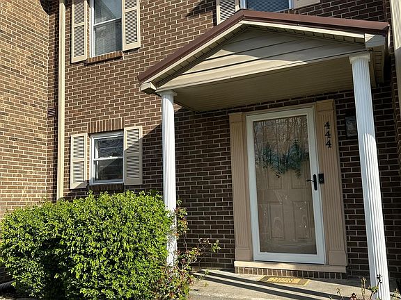 2nd image of 444 Woodland Ct SE #444