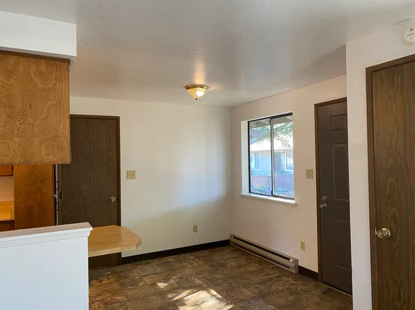 55 Erickson Ave #6, Shady Cove, OR 97539