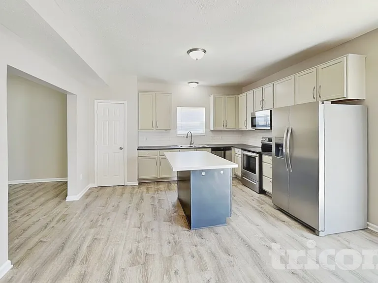 176 Heartwood Hl — Photo 4