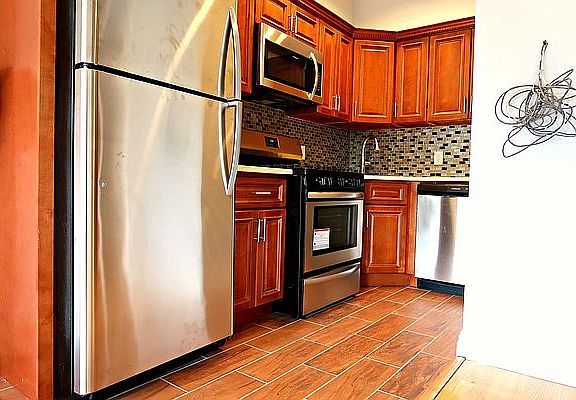 4th image of 55 Halsey St #3