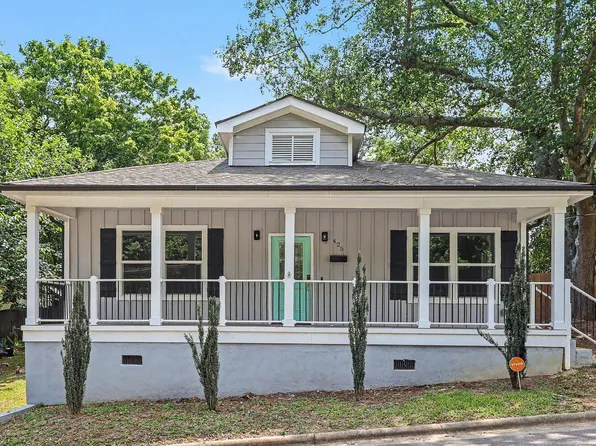 425 E Stallings St, Clayton, NC 27520
