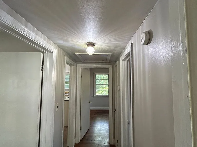 1822 Abbott Ave — Photo 7