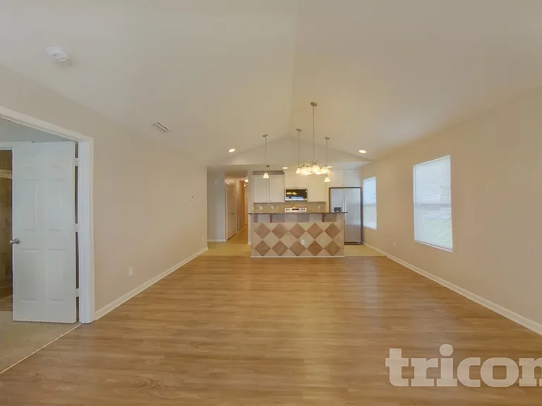 4201 Broadstairs Dr — Photo 2