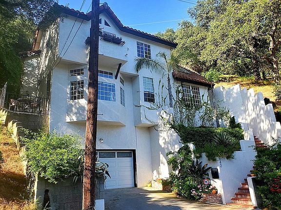 End of Cul-De-Sac Home 