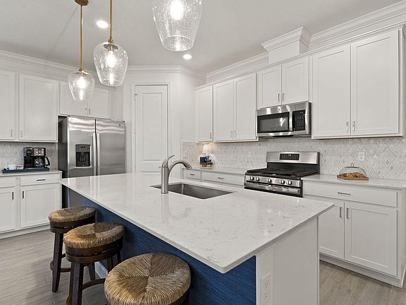 4th image of 524 SE Mulberry Way