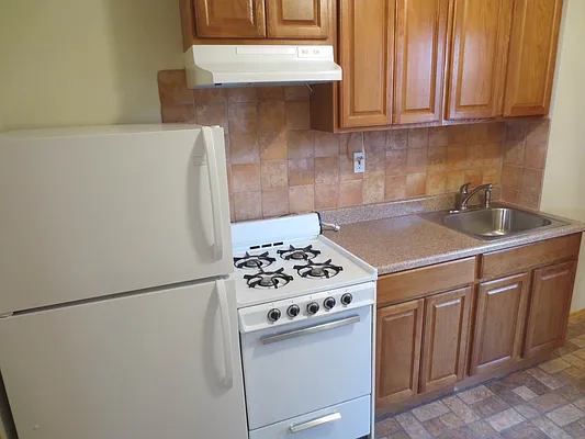 Rented by MPGL Realty Corp | media 22