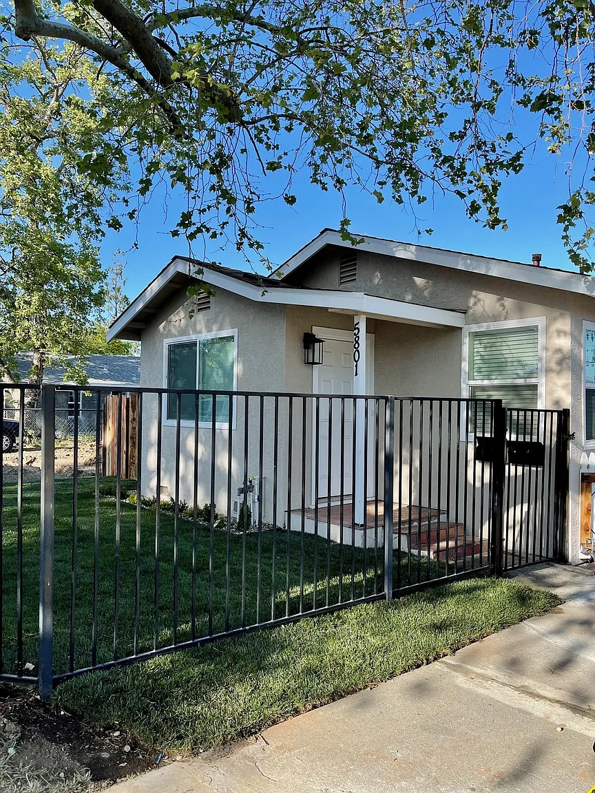 5801 Sampson Blvd photo 1