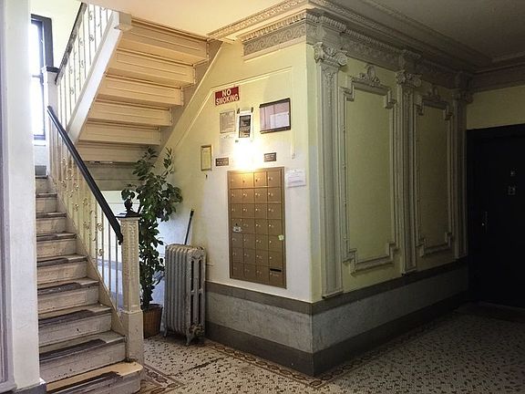 2nd image of 2804 44th St APT 5