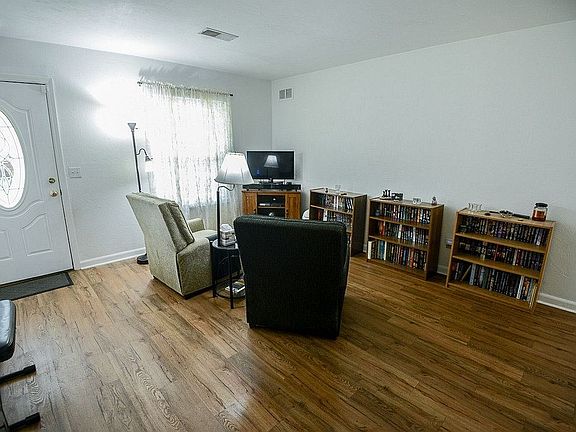 5th image of 5624 Cypress Cir