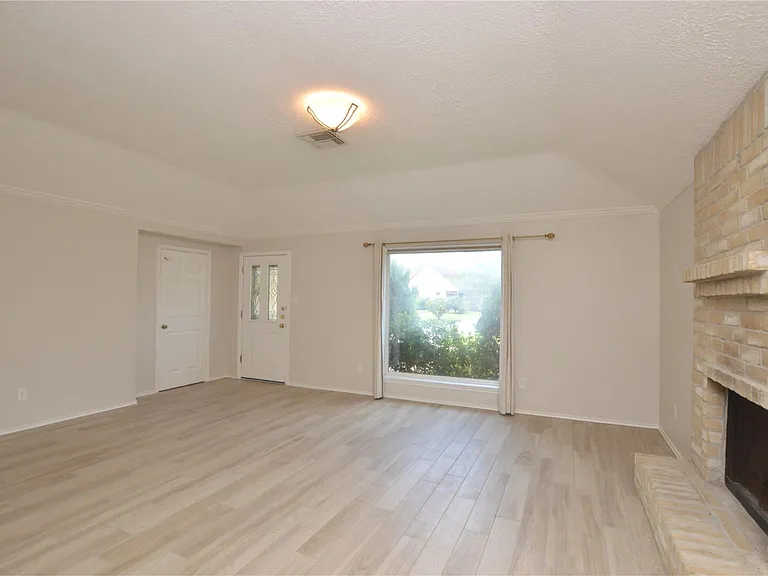 703 Flower Field Ct — Photo 4