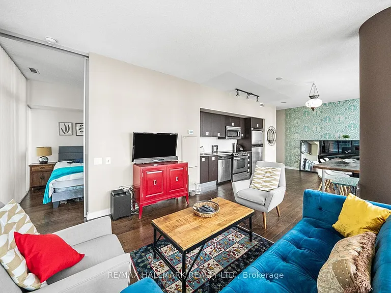 33 Charles St E #2908 — Photo 18