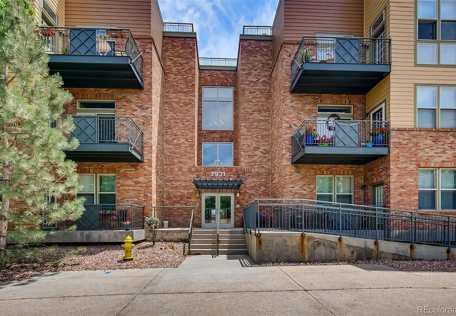 7931 W 55th Ave Apt 204