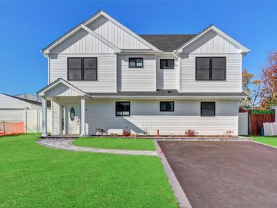8 Gull Road, Hicksville, NY, 11801